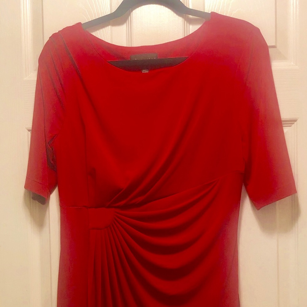 Beautiful red dress!